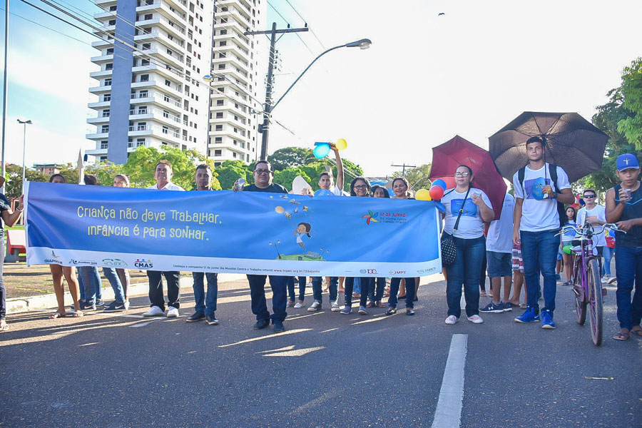 Marcha Estadual mobiliza população do Centro de Macapá a combater trabalho infantil