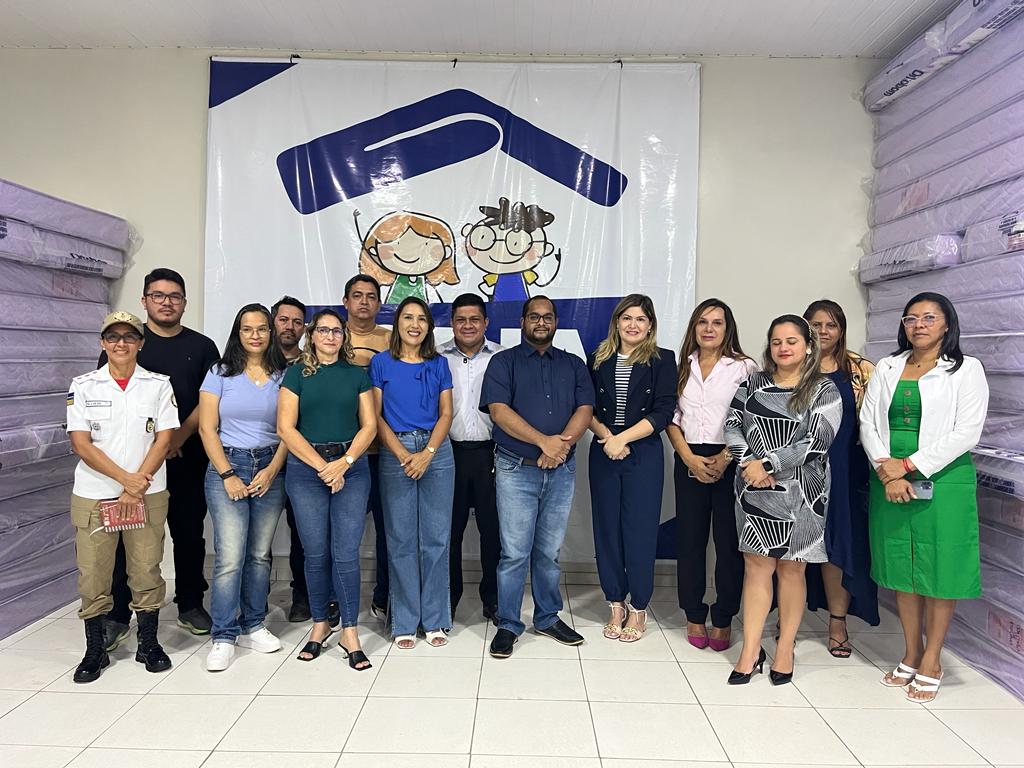  Secretaria de Assistência Social realiza entrega de 500 colchões para a Fundação da Criança e do Adolescente