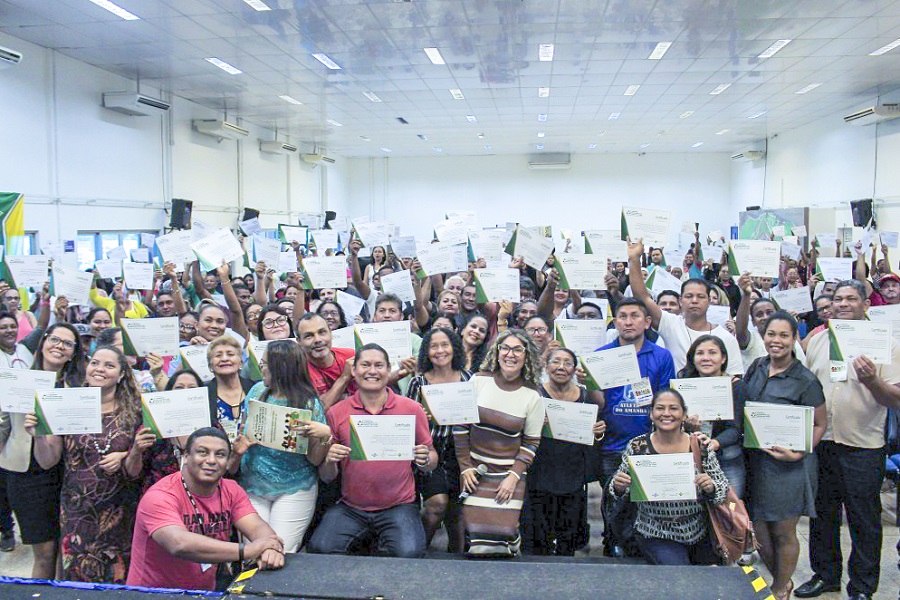 Fazer a diferença: membros de organizações da sociedade civil compartilham experiências em workshop.