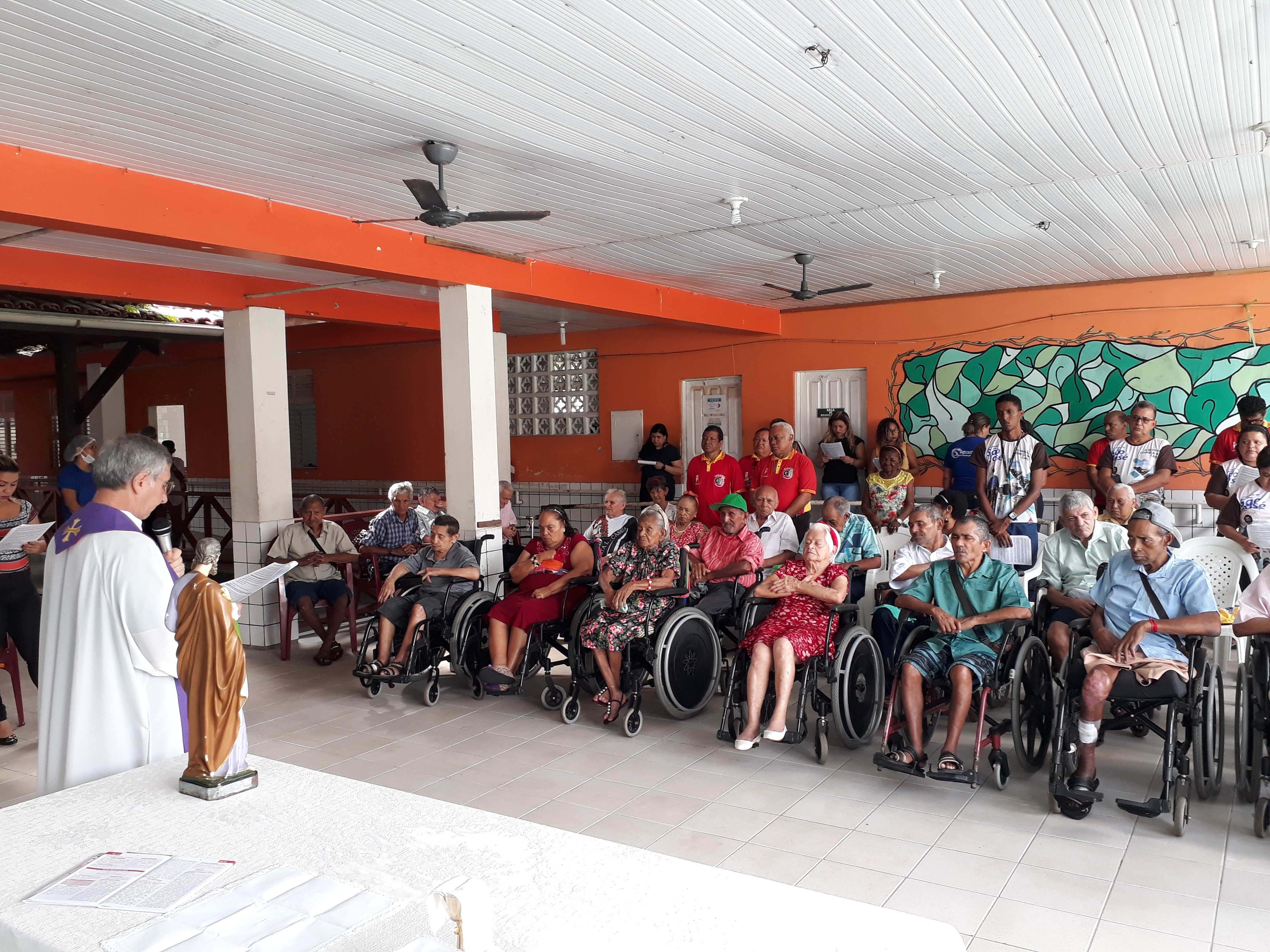 Abrigo São José recebe imagem peregrina do padroeiro da cidade