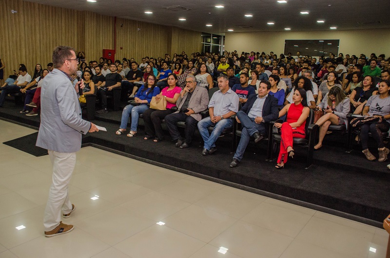 Pesquisadores discutem bioeconomia durante evento científico em Macapá