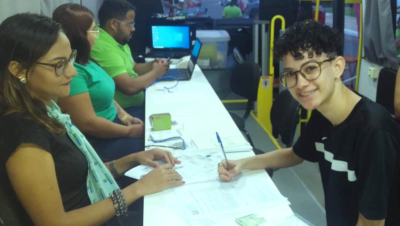 Ação itinerante do SuperFácil emite RG com nome social para público trans