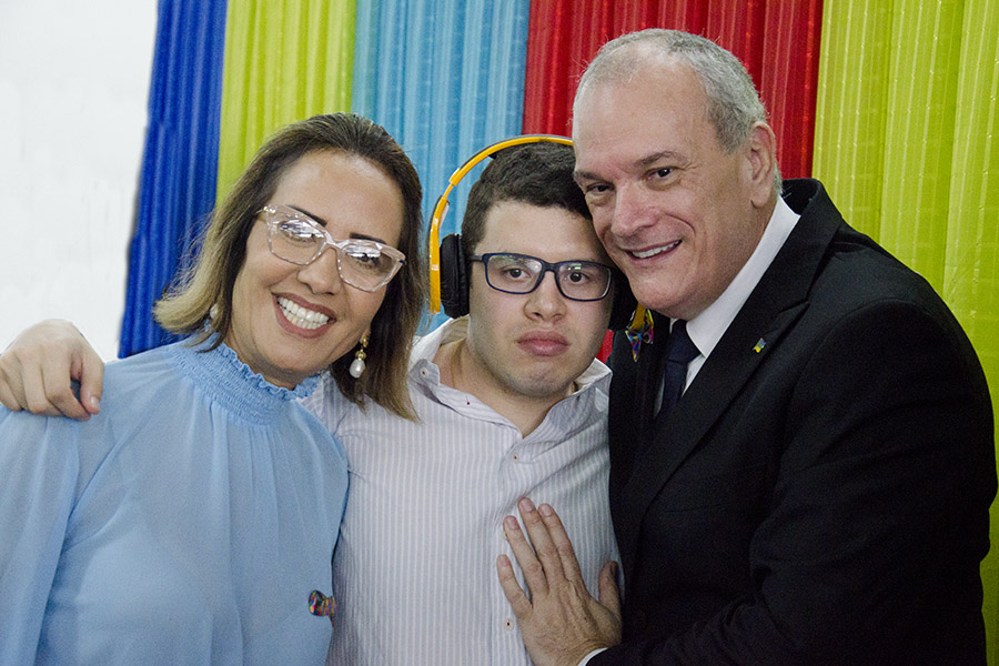 Governo acolhe famílias de autistas com programação de lazer em unidade do Super Fácil