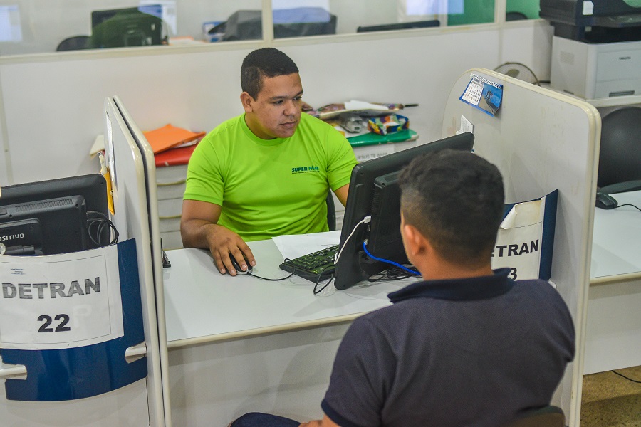Comunicado de paralisação dos serviços do Detran no Super Fácil