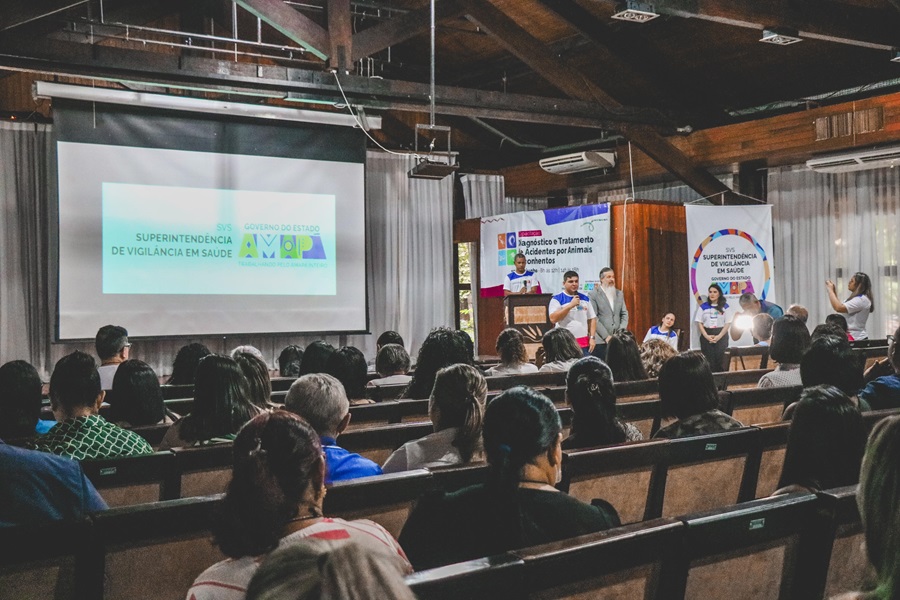 Profissionais de saúde aprendem sobre escorpiões, tipos de veneno e tratamentos durante capacitação do Governo do Amapá