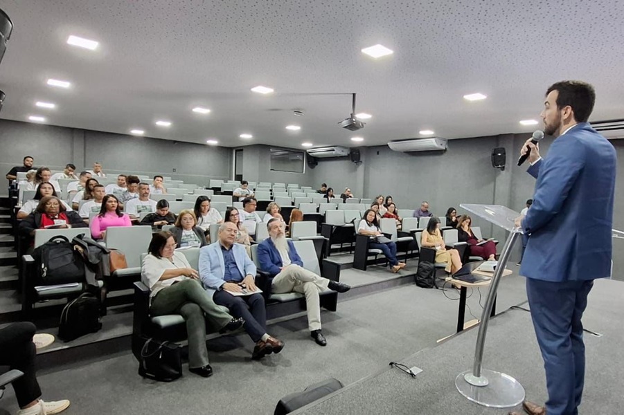 Governo do Estado debate com especialistas sobre o trabalho infantil e suas consequências no Amapá