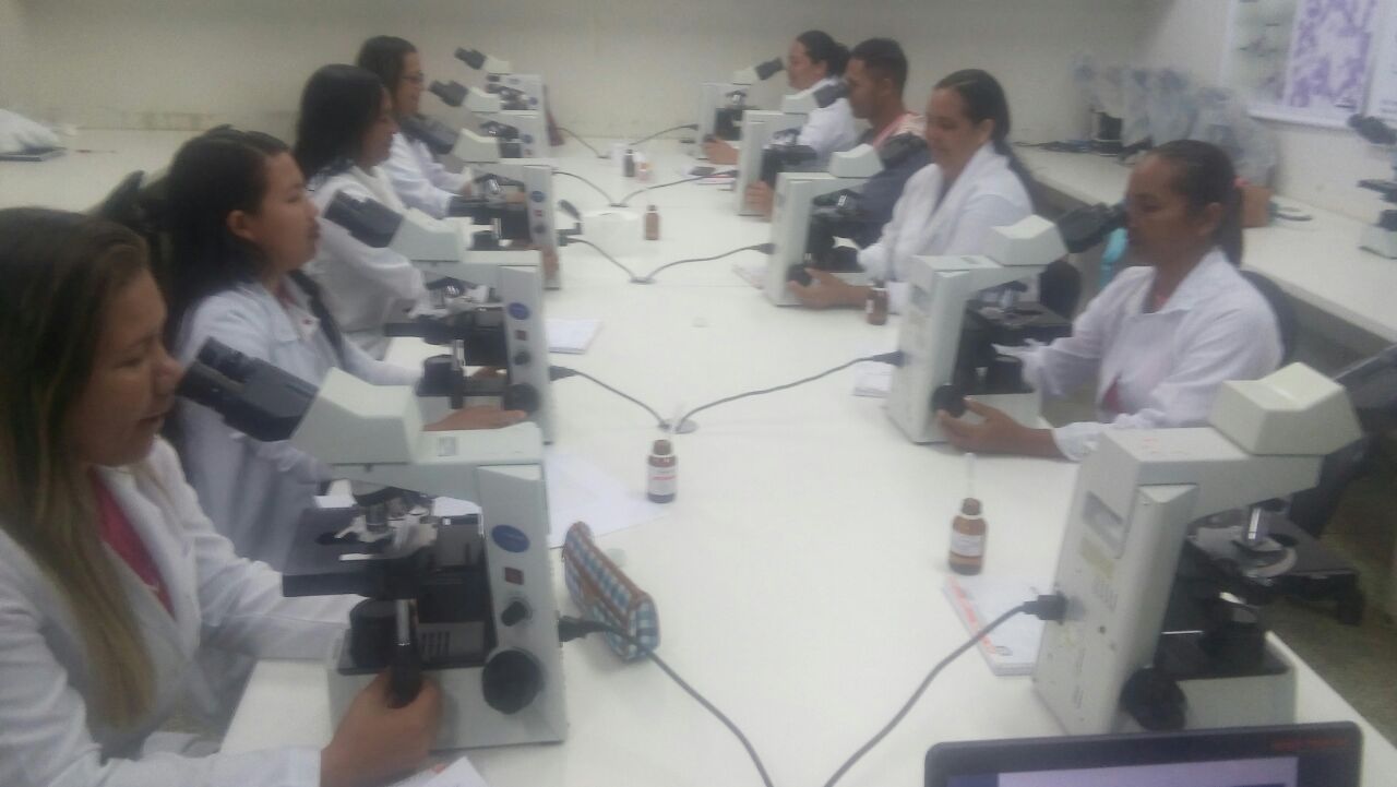 Lacen promove curso de atualização em diagnóstico na gota espessa