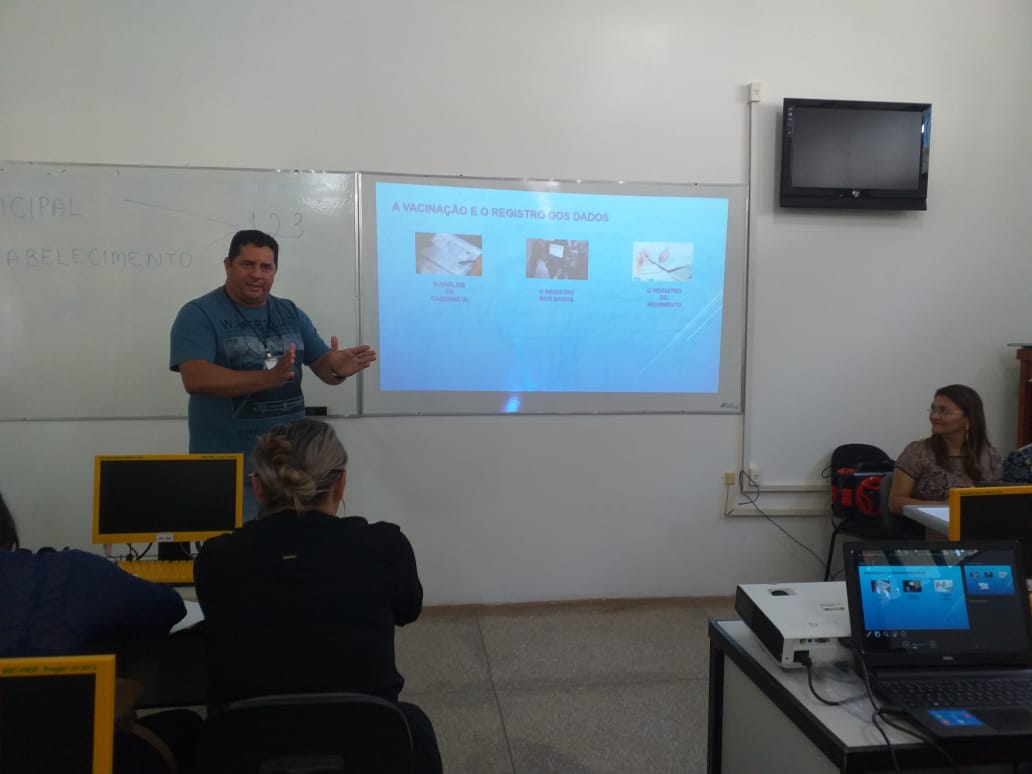 Profissionais de Santana recebem curso sobre o Programa Nacional de Imunização