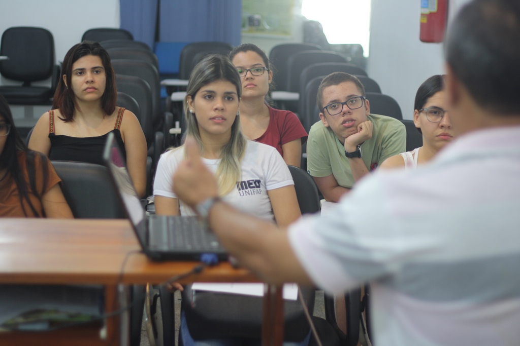 Estudantes de medicina conhecem o Cerest