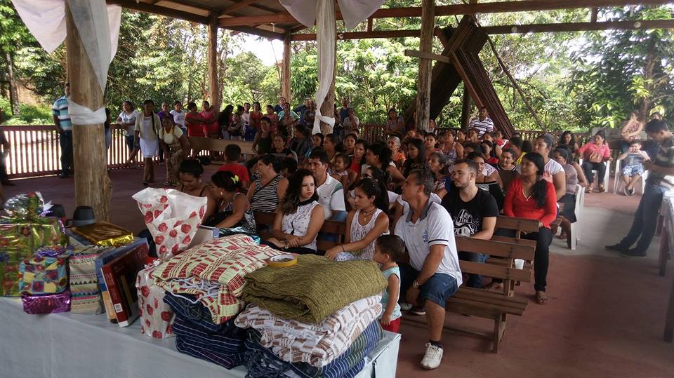 Prefeitura presenteia Mães do Distrito de Itaubal