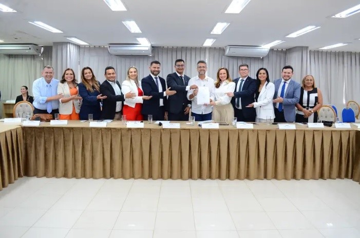 Zoneamento Ecológico Econômico do Amapá é aprovado por unanimidade na Assembleia Legislativa e entregue ao governador Clécio Luís