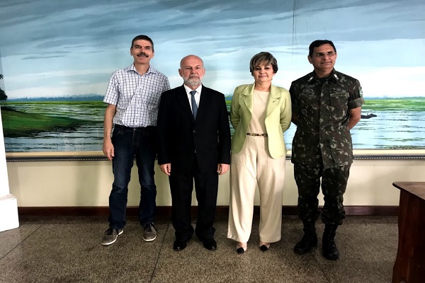 Visita ao Monumento Marco Zero