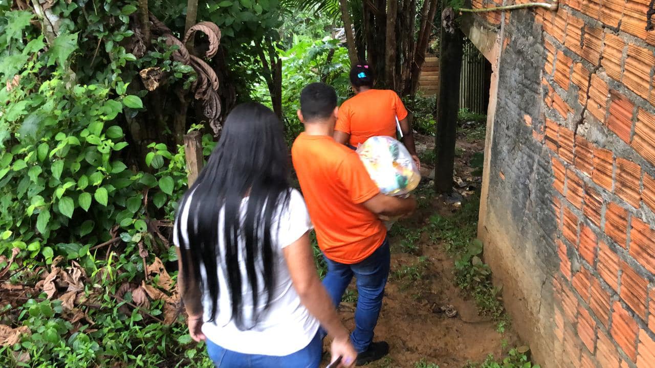 entrega de cestas básicas