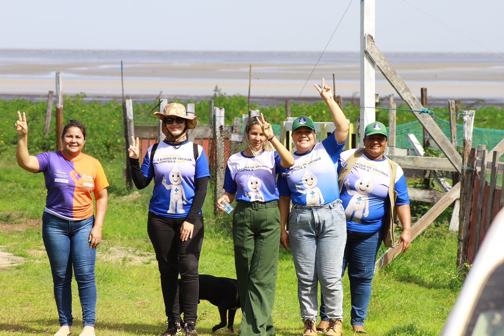 Ação comunitária na praia do Goiabal