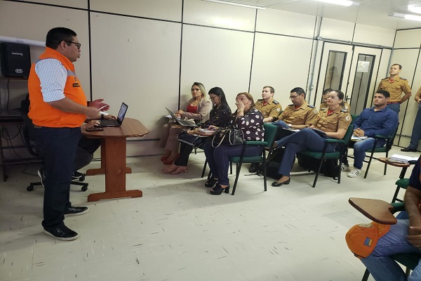 Participantes da reunião sobre simulado de rompimento de barragens