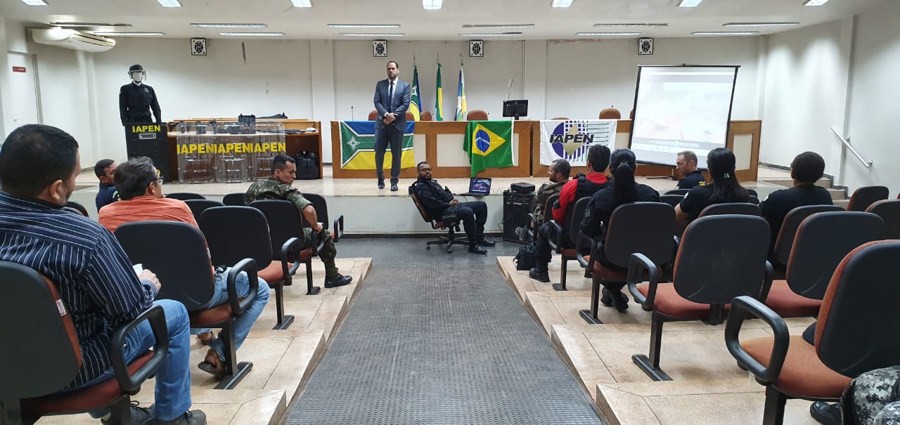 Curso de Armamento e Tiro