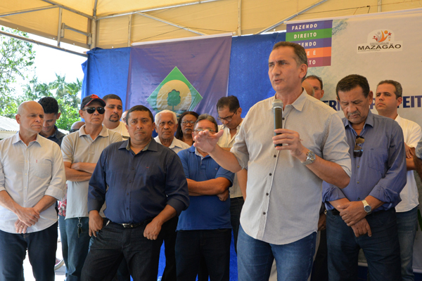 Governador Waldez Góes discursa durante solenidade