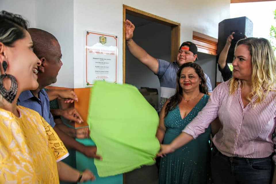 Moradores do Arrependido ganham escola municipal e dizem adeus ao anexo