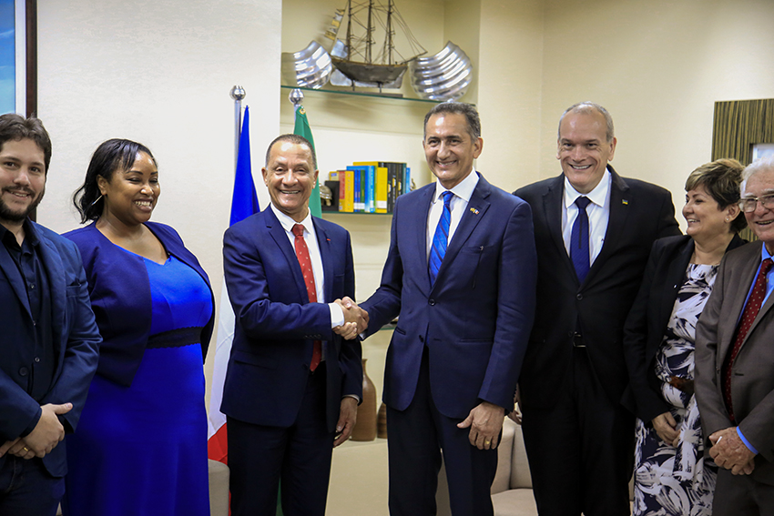 Amapá vai estabelecer relação com franceses para acessar financiamento transfronteiriço