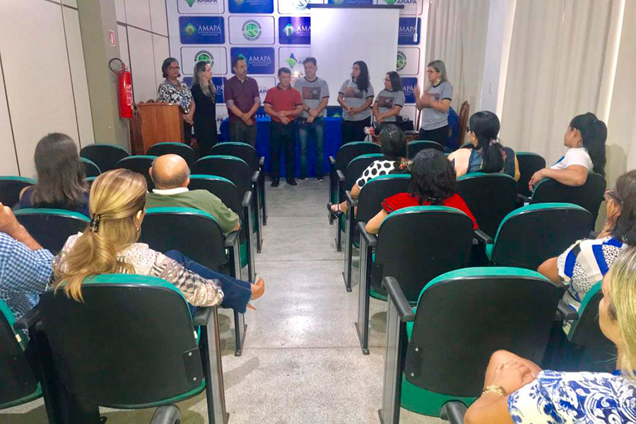 Oficina gratuita de biojoias incentiva o empreendedorismo local