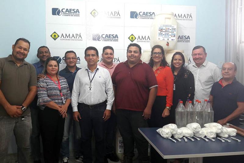 Caesa entrega kits de tratamento de água para escola de comunidade ribeirinha