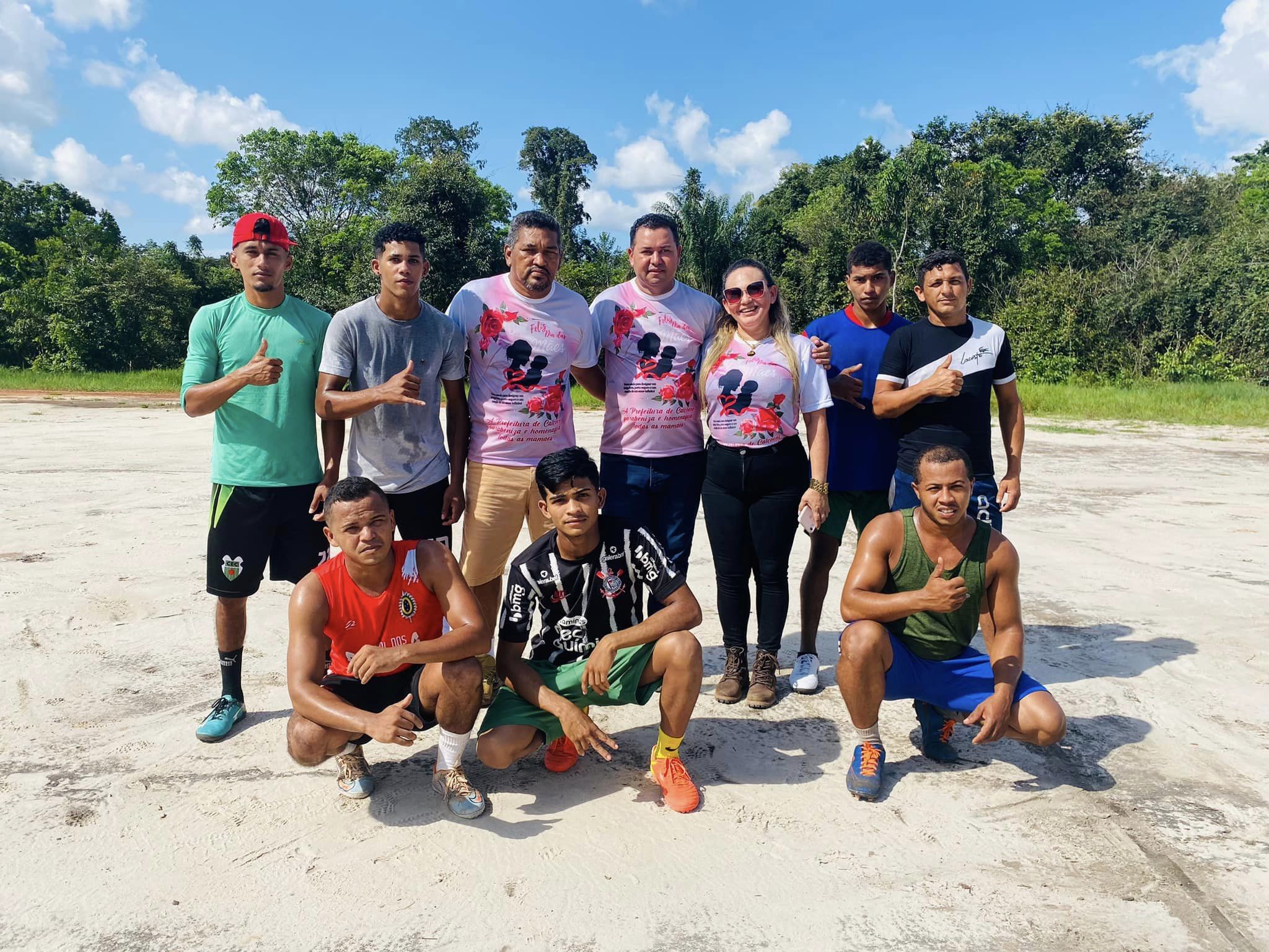 Secretaria de Desporto e Lazer de Calçoene distribui materiais esportivos às comunidades