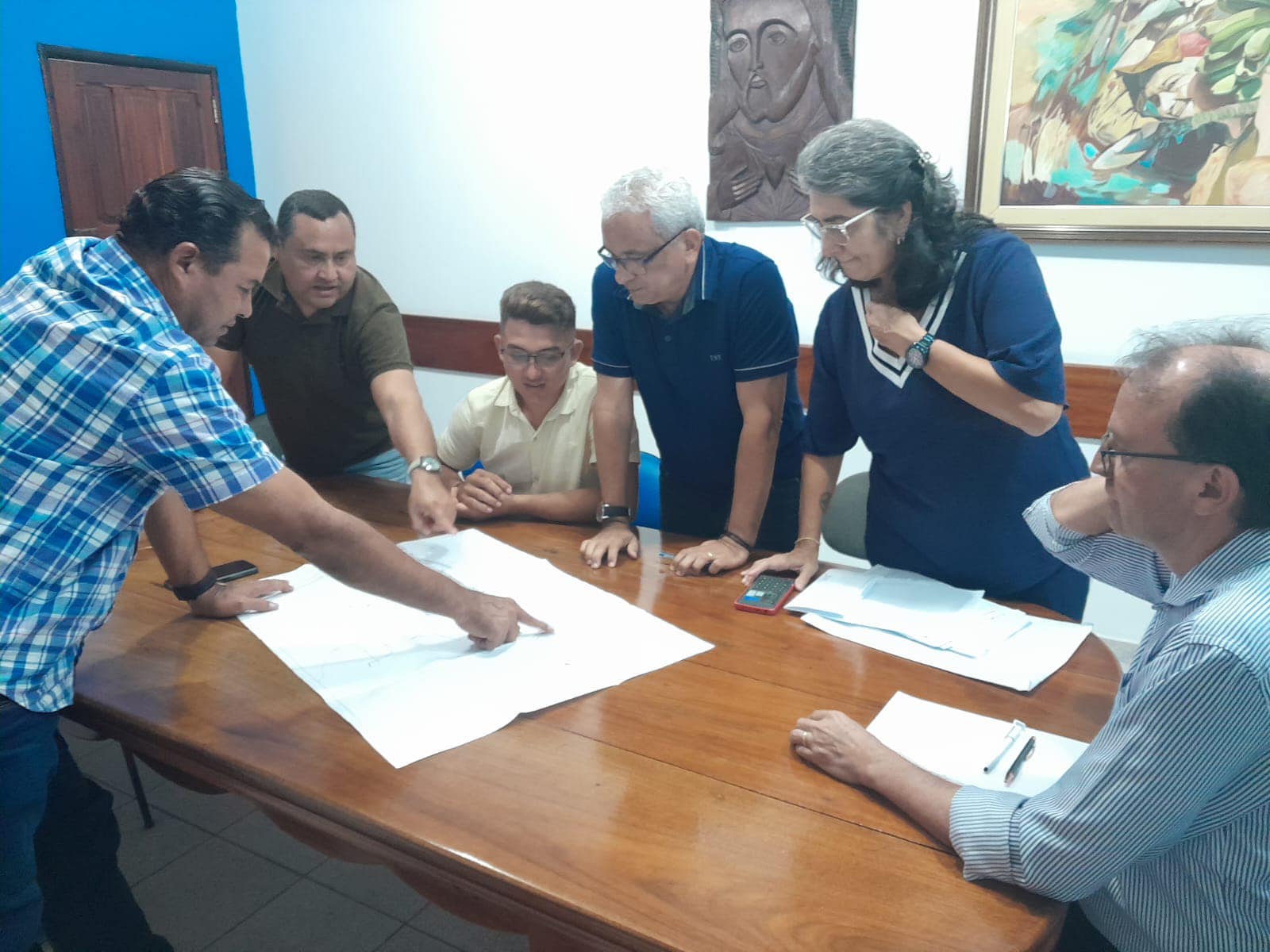 Prefeito de Calçoene discute ampliação do sistema de abastecimento de água com Caesa