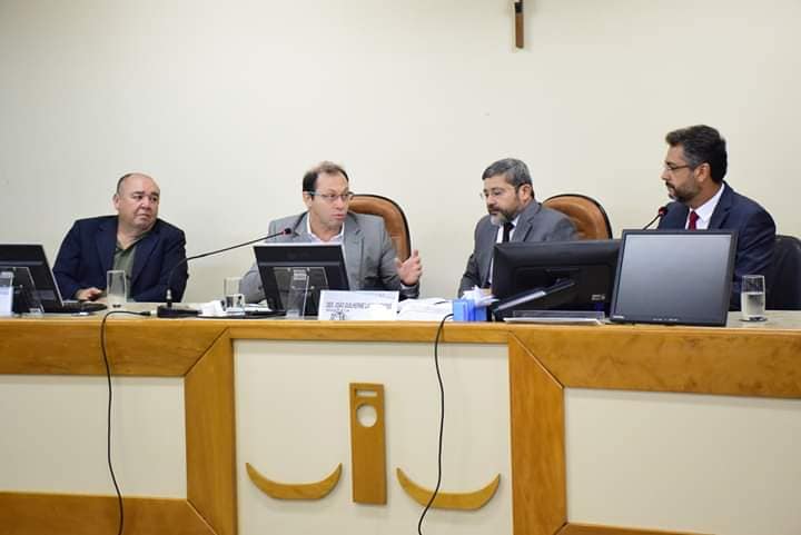TJAP RECEBE PREFEITOS PARA DEBATER PAGAMENTO DE PRECATÓRIOS