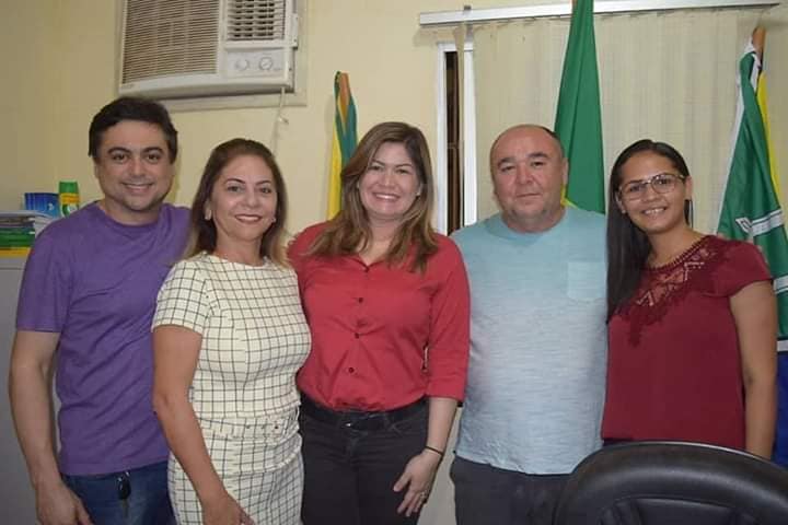 PREFEITO JÚLIO 7 ILHAS RECEBE VISITA DA DEPUTADA FEDERAL ALINNE GURGEL E DEPUTADA ESTADUAL TELMA GURGEL EM CALÇOENE.