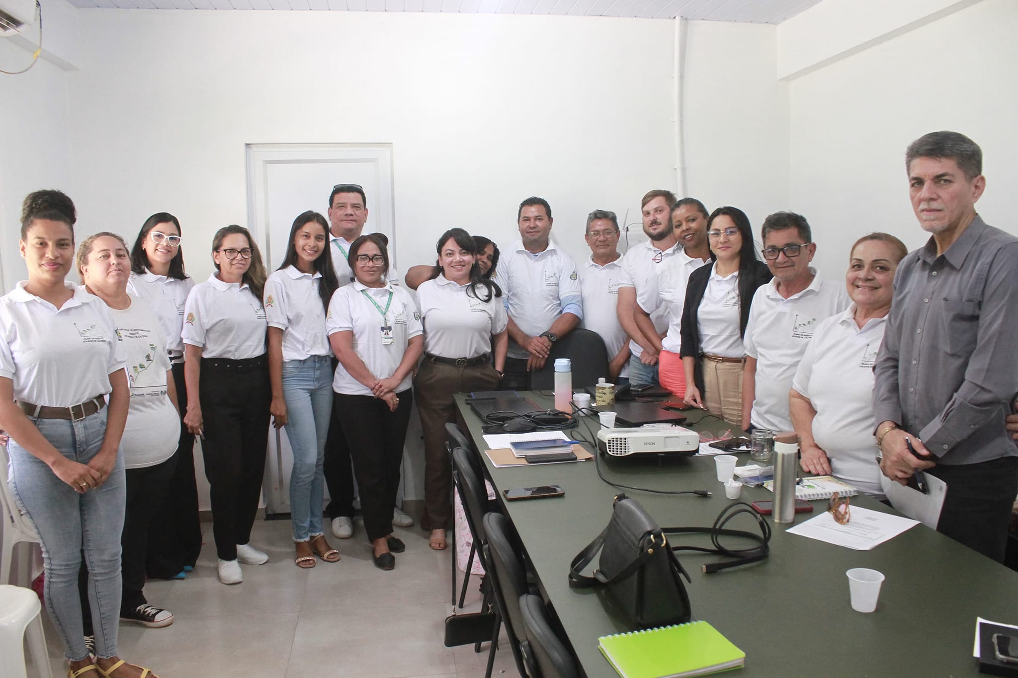 Prefeito de Calçoene discute questões ambientais em reunião estratégica