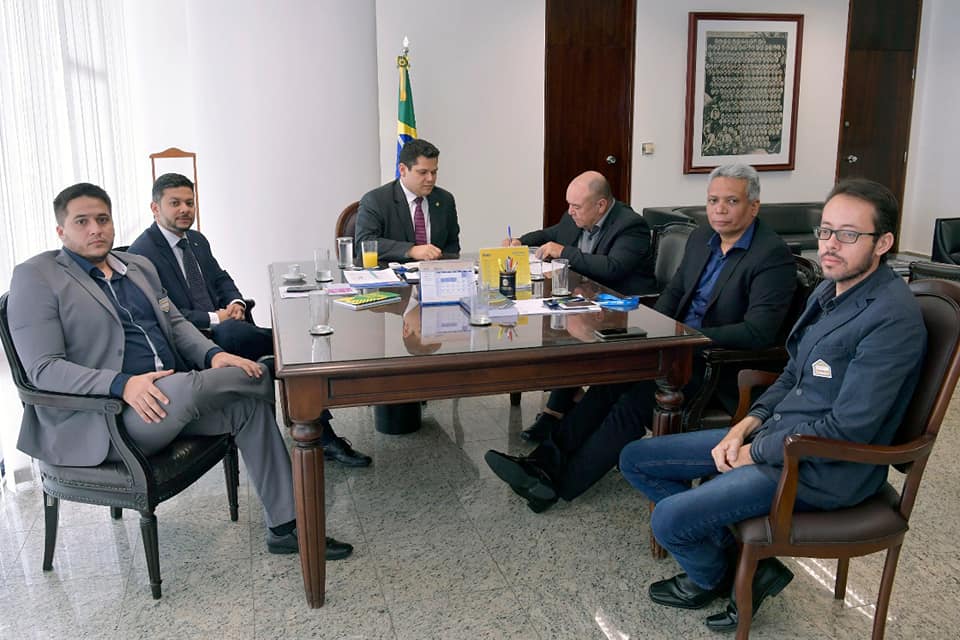 PREFEITO DE CALÇOENE FOI ATÉ BRASÍLIA CAPTAR RECURSOS FEDERAIS PARA O ANO DE 2019