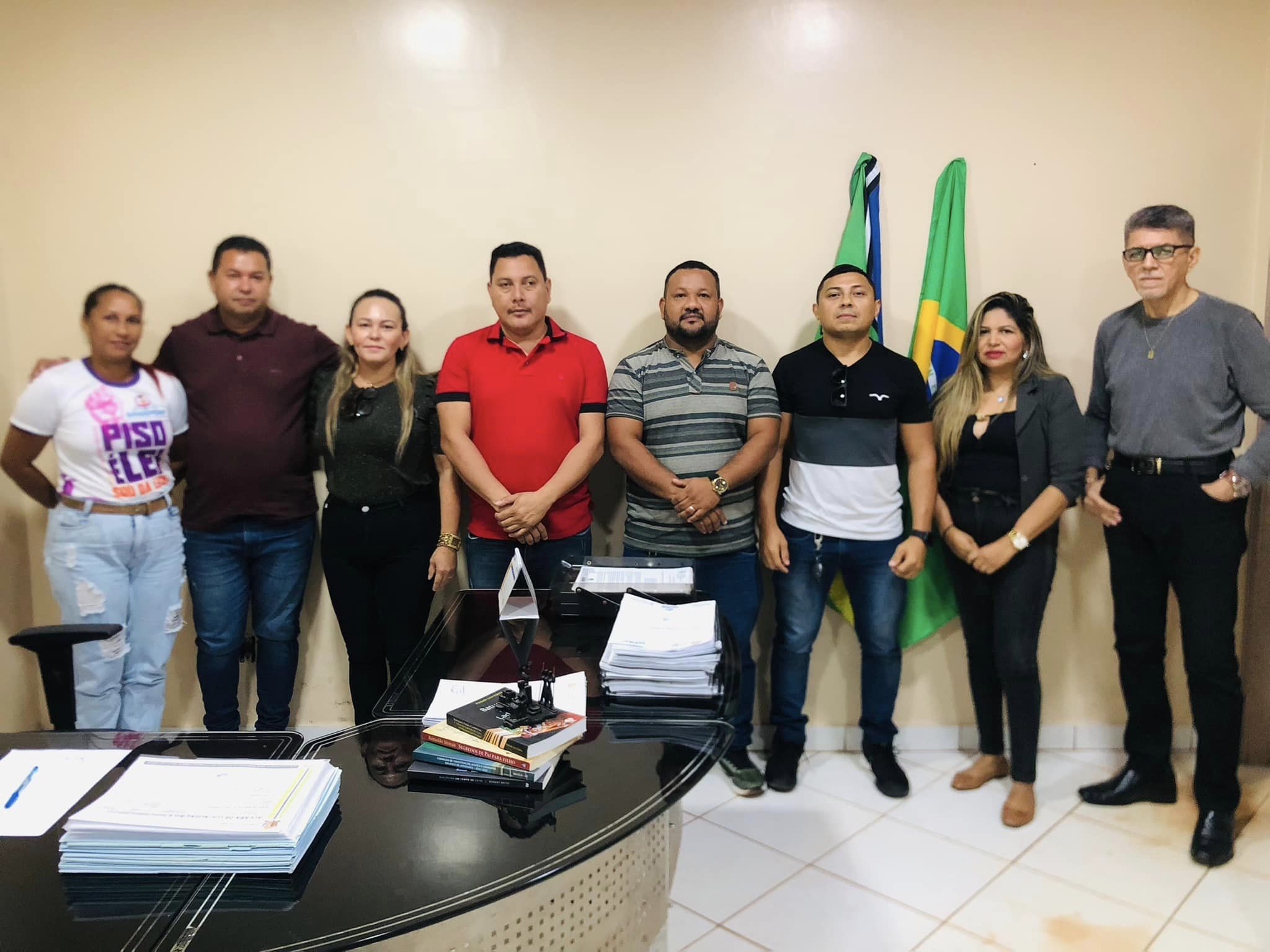 Prefeito de Calçoene se reúne com representantes do Sinsepeap para discutir demandas educacionais