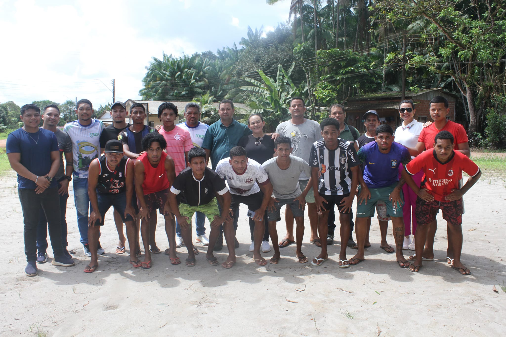 Prefeitura de Calçoene Intensifica Entrega de Materiais Esportivos em Preparação para Campeonato Distrital