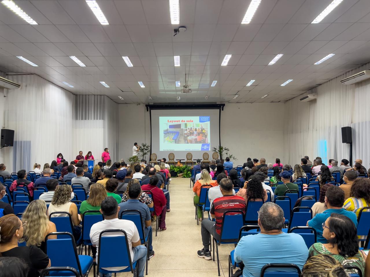Encontro Pedagógico do ensino modular visa preparar professores para o ano letivo de 2024