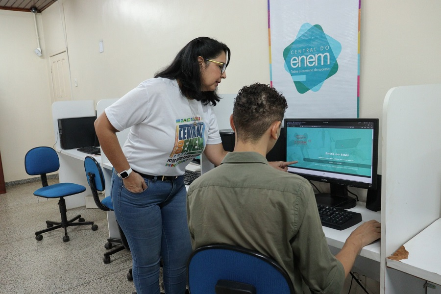 Governo do Amapá disponibiliza estrutura e orientação para estudantes sem acesso à internet efetivarem inscrição no ensino superior