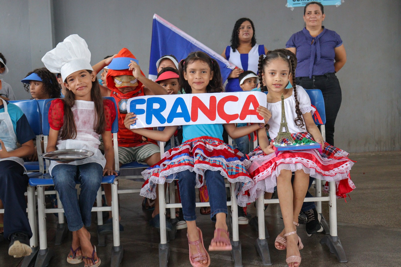 Governo do Amapá promove festival de cultura francesa para mais de mil alunos do Conjunto Macapaba, em Macapá