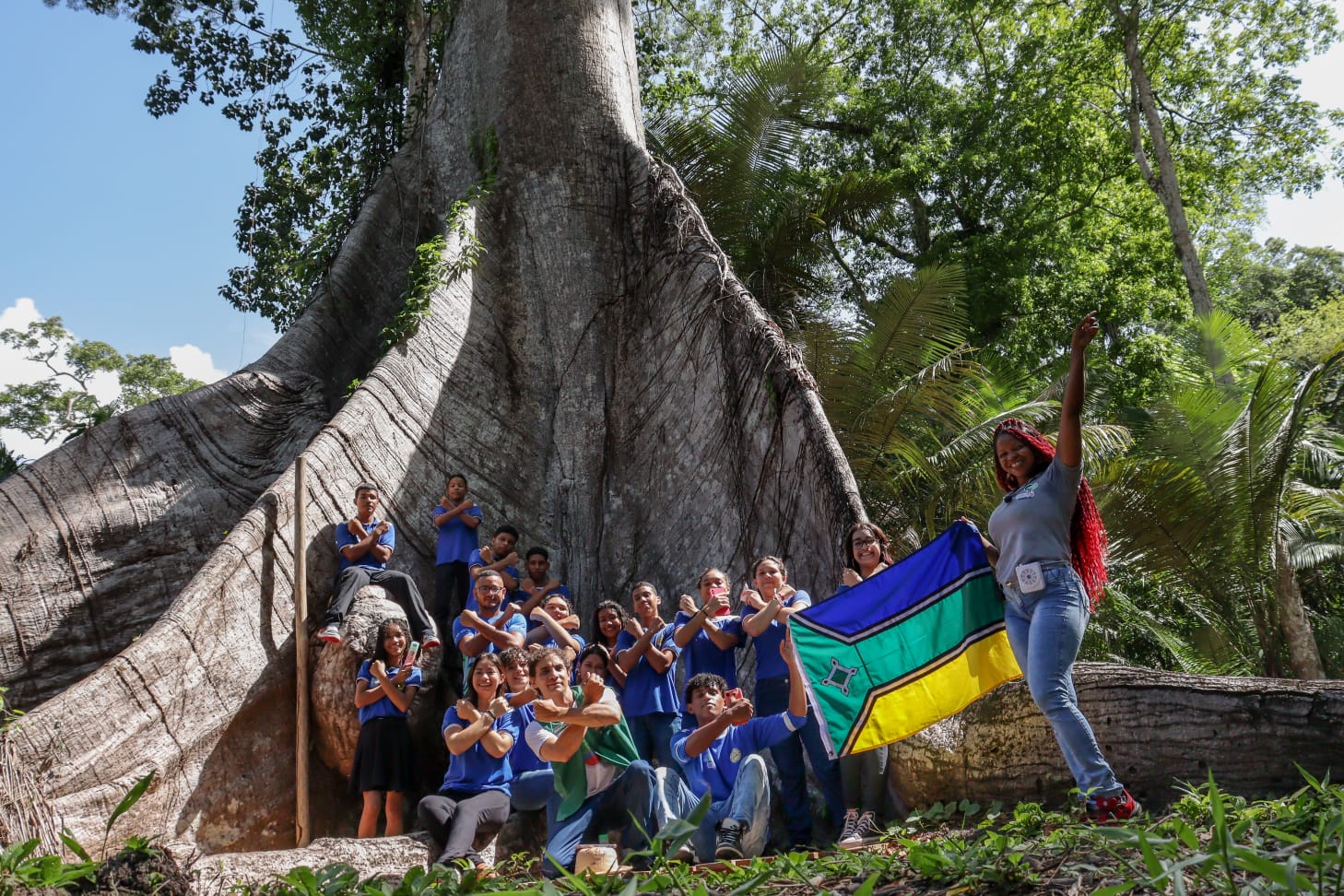 Com apoio do Governo do Amapá, alunos participam de passeio ecoturístico