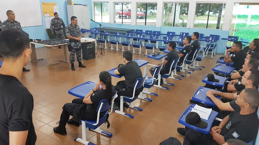 Agentes do IAPEN participam de treinamento no BOPE