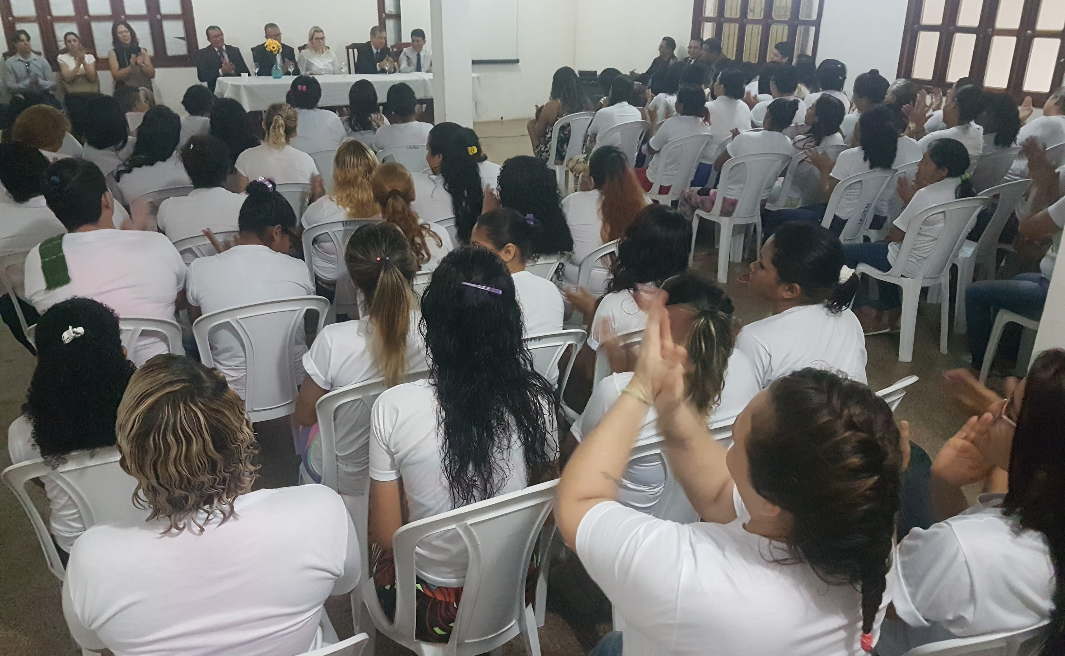 Internas do IAPEN celebram Dia da Mulher com visita de magistrados
