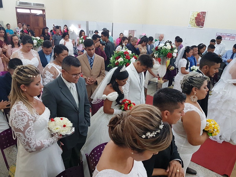 Dezesseis casais dizem `sim´ em matrimonio no IAPEN