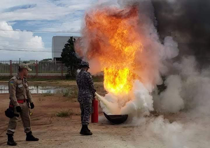 Agentes Penitenciários do IAPEN concluem curso de combate ao fogo
