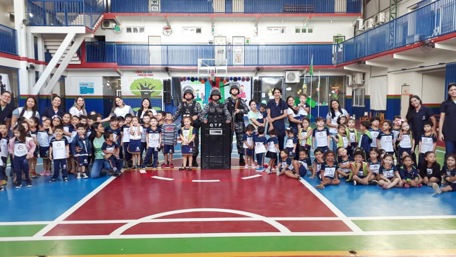 Agentes do IAPEN participam de evento em uma escola infantil