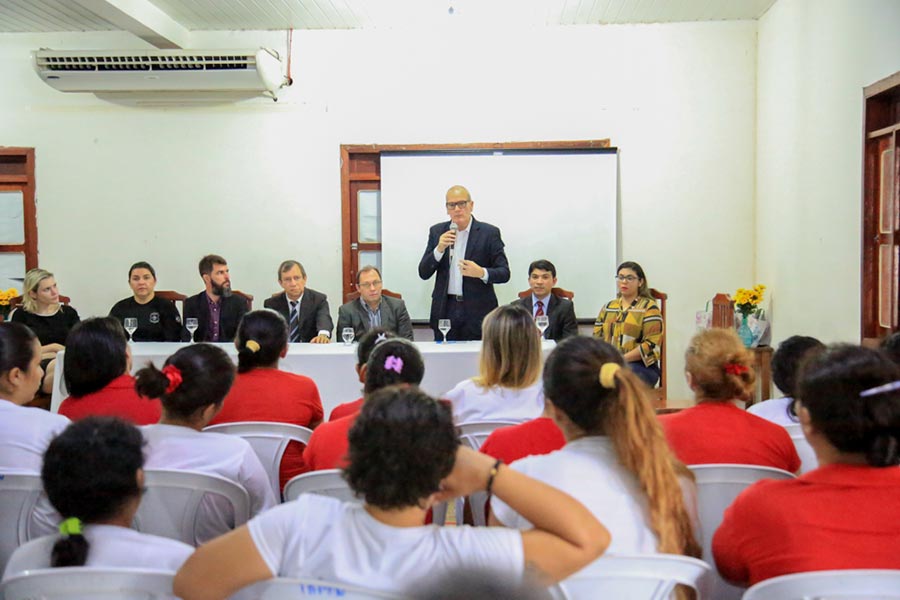 Governo anuncia parceria com projeto de ressocialização em presídio feminino