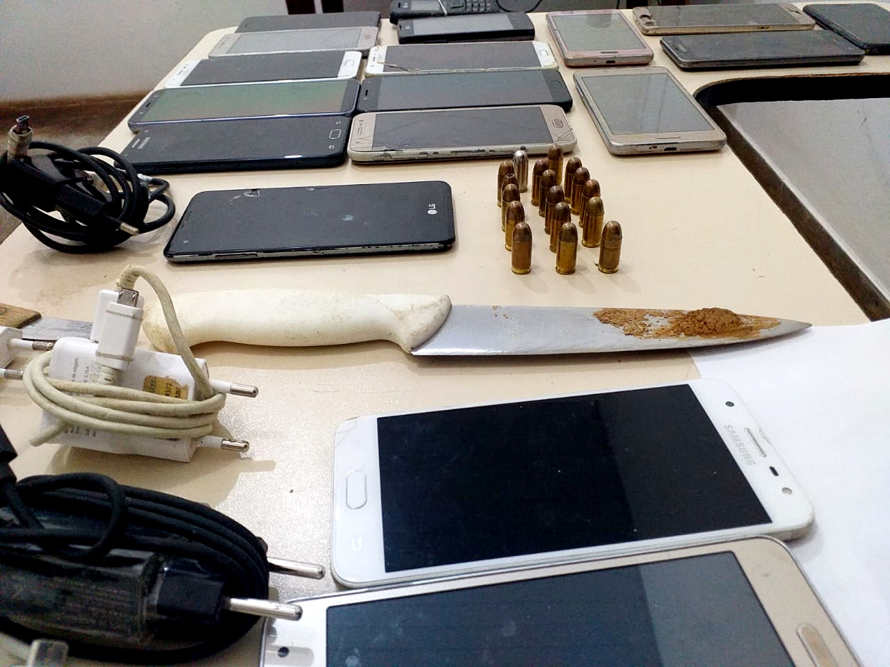Agentes do IAPEN fazem novas apreensões no Anexo e Cadeião