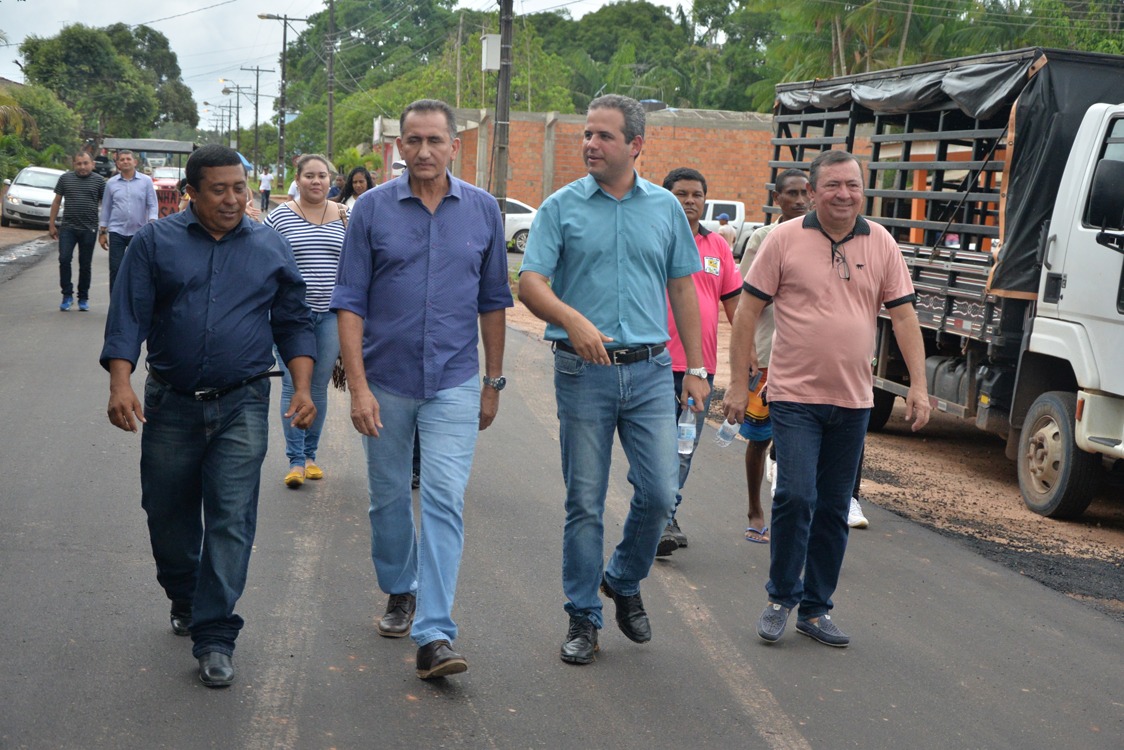 Governador e prefeito fazem visita técnica a obras de mobilidade urbana em Mazagão