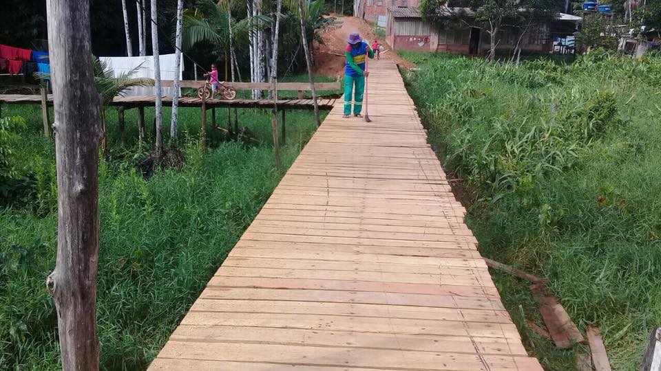 PREFEITURA DE OIAPOQUE EXECUTA OBRA DE CONSTRUÇÃO DE PASSARELA