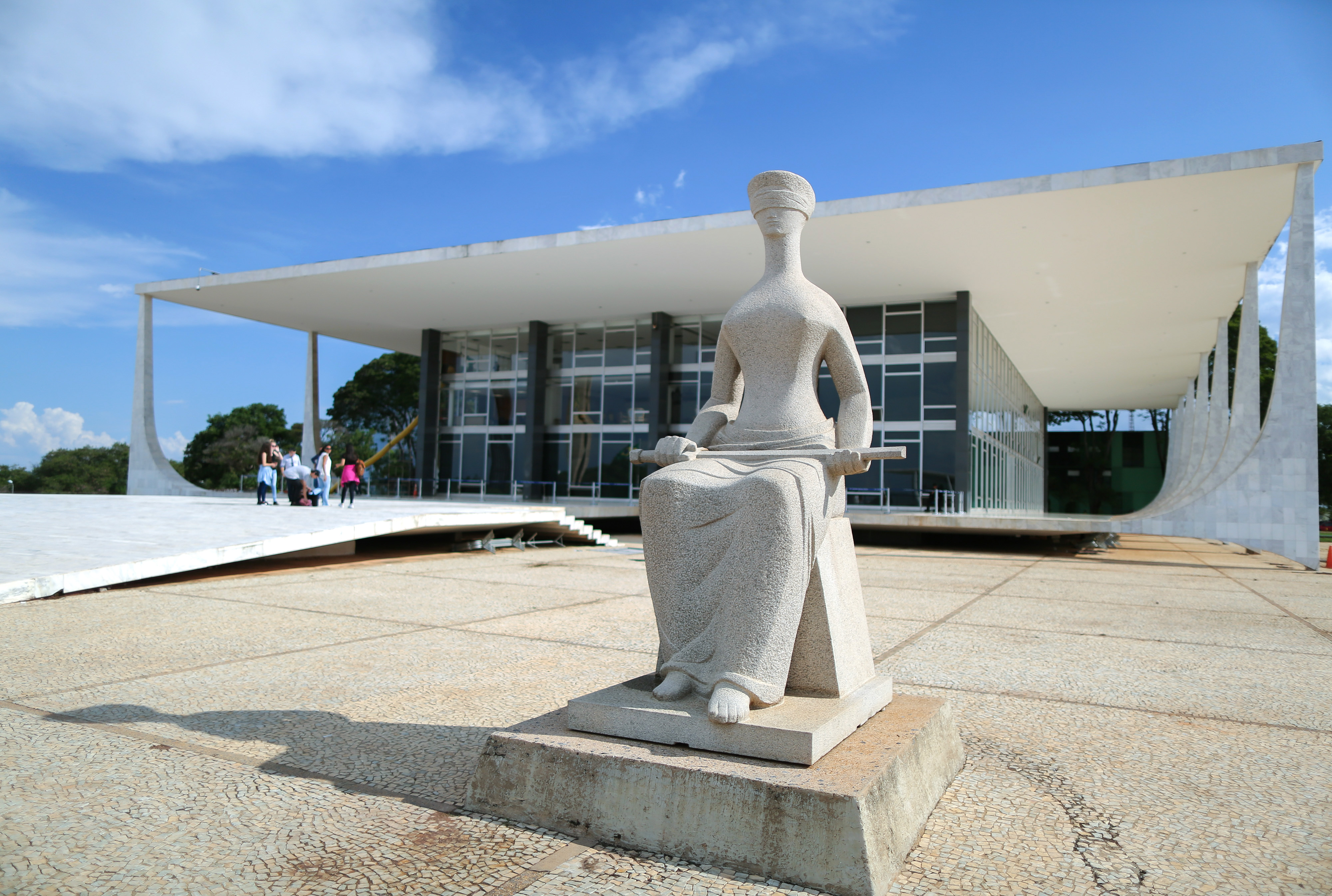 AMAPÁ E OUTROS 22 ESTADOS E O DF COBRAM DA UNIÃO JUNTO AO STF PERDA DE CERCA DE 4,8 BILHÕES