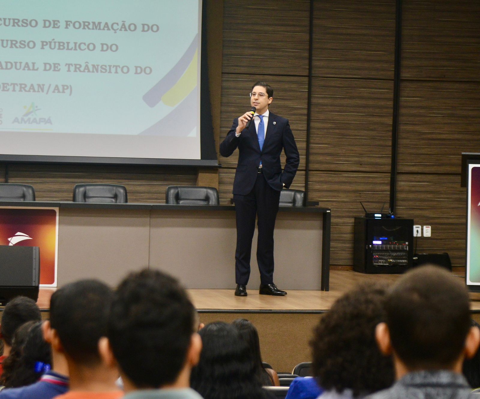 Procurador Corregedor da PGE, Dr. Diego Bonilla, ministra palestra aos novos servidores do Detran aprovados em concurso público