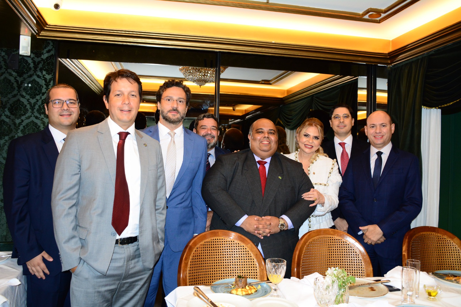 Procuradores da PGE Amapá ao lado da Dra Ivana Cei comemoram sua posse