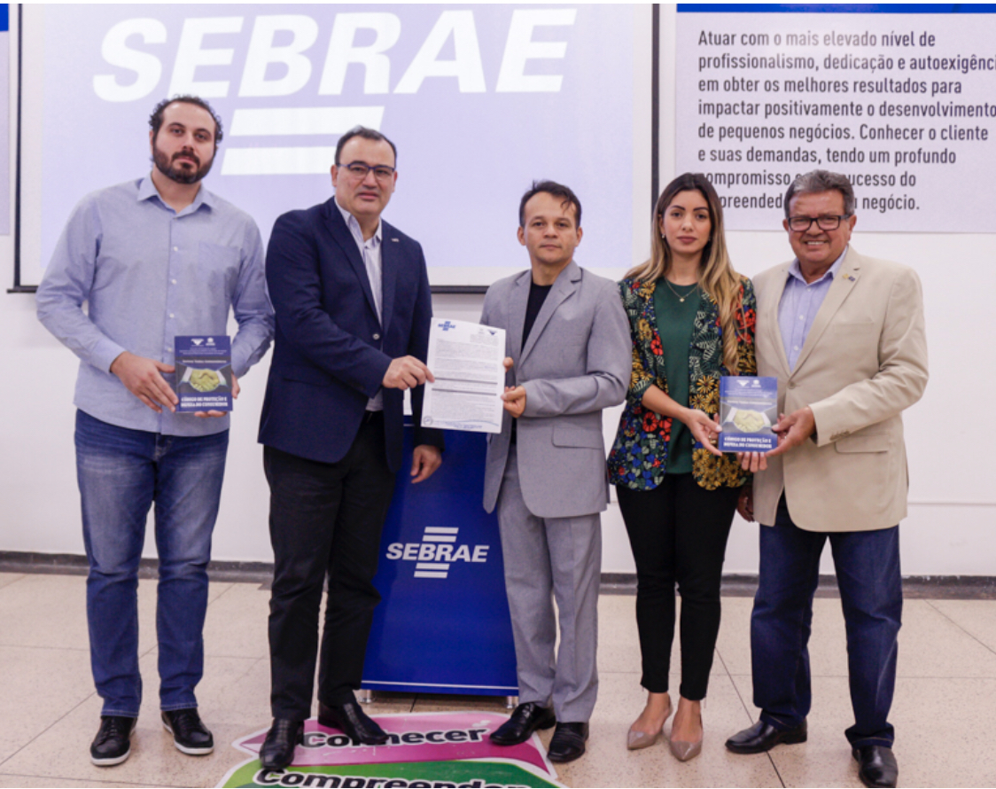 Procon firma parceria com o Sebrae para orientar empreendedores